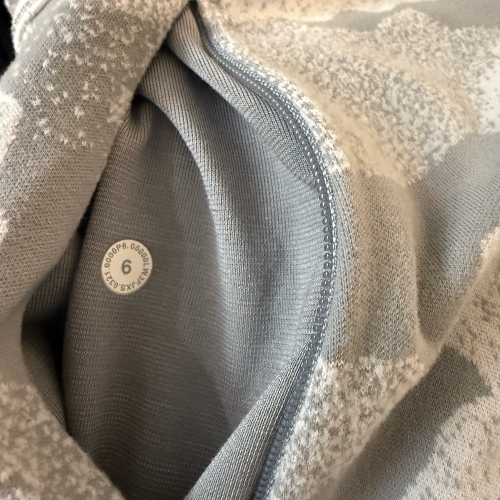 LULULEMON Close to Crossing Top Size 6 - Picture 6 of 9